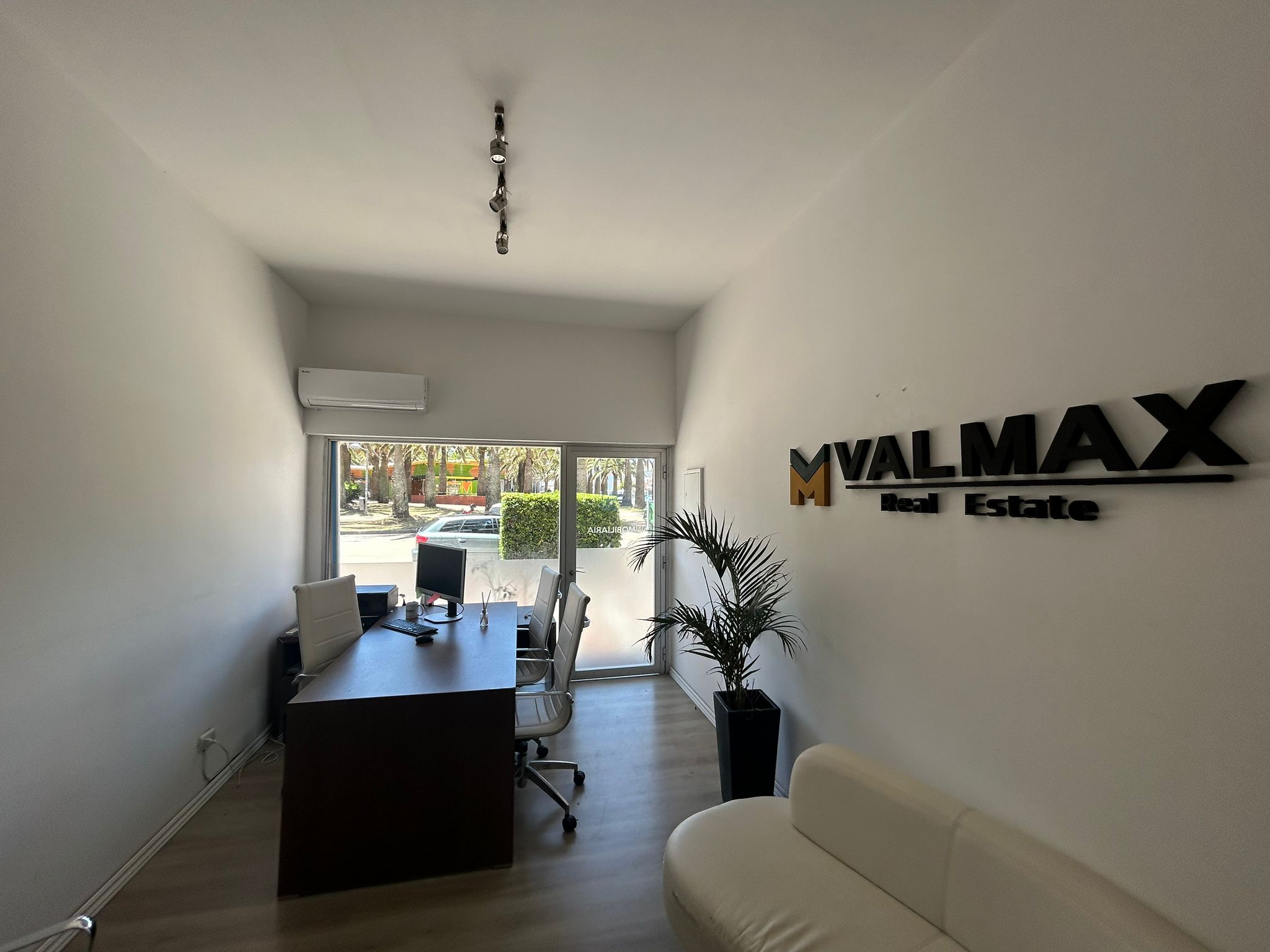 Oficina Valmax Real Estate